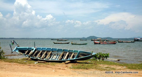 Sea Lovers.  Eat, drink, sleep and relax in Kep, Cambodia.