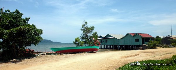 Sea Lovers.  Eat, drink, sleep and relax in Kep, Cambodia.