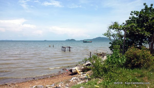 Sea Lovers.  Eat, drink, sleep and relax in Kep, Cambodia.