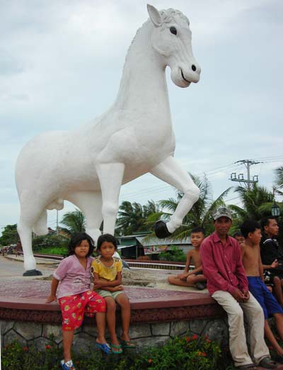 horse statue in kep cambodia