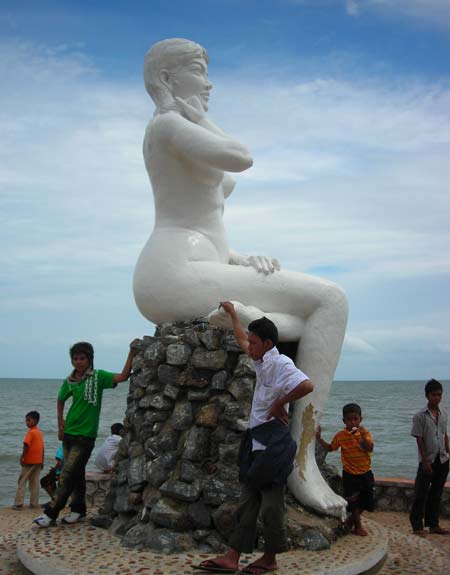 the kep lady statue