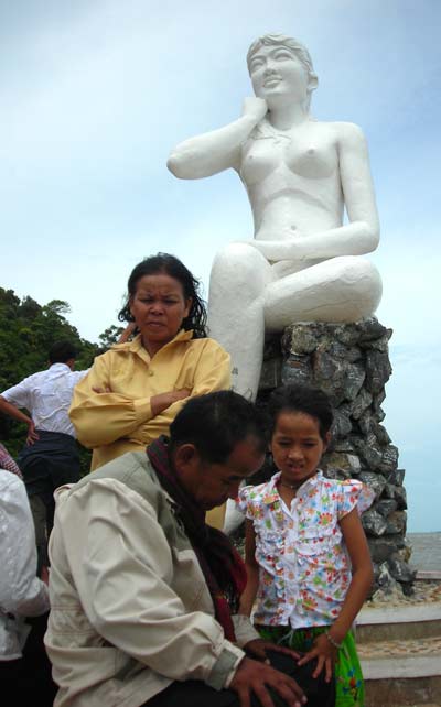kep lady statue at the beach in kep cambodia