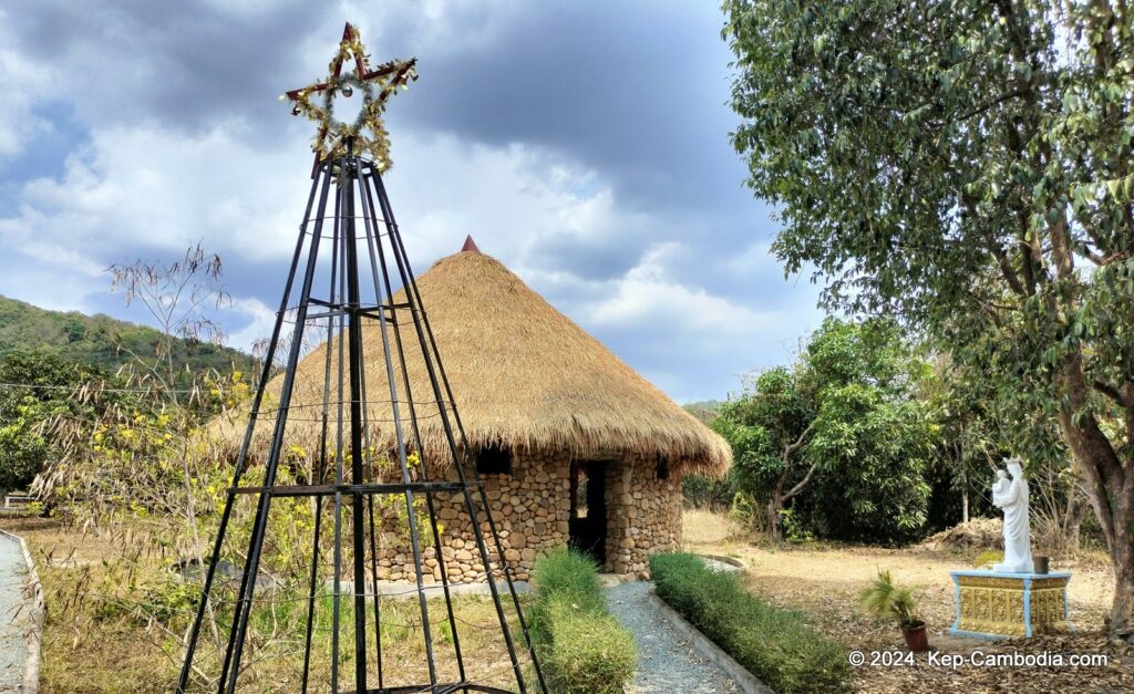 Phnom Vor Natural Paradise Resort in Kep, Cambodia and Kampot. Restaurant and Bamboo Train.
