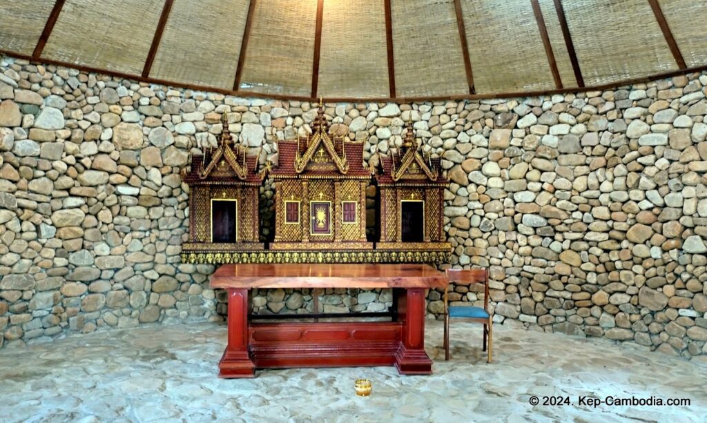 Phnom Vor Natural Paradise Resort in Kep, Cambodia and Kampot. Restaurant and Bamboo Train.