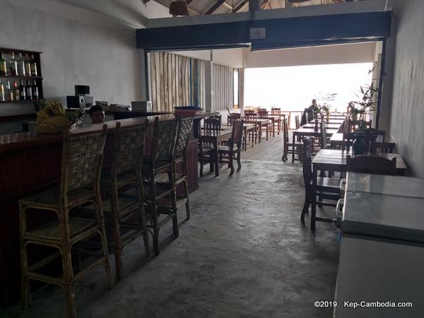kep sur mer seafood in kep, cambodia