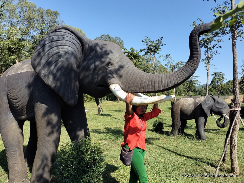 Phnom Vor Natural Paradise Resort in Kep, Cambodia and Kampot. Restaurant and Bamboo Train.